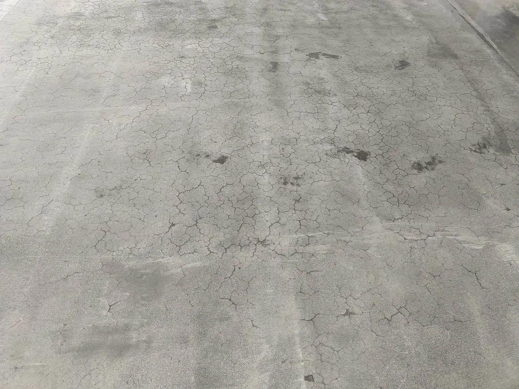 蜘蛛网增强混凝土(混凝土蛛网状裂纹)