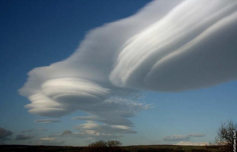 地震云是科学还是玄学(地震云属于什么云)